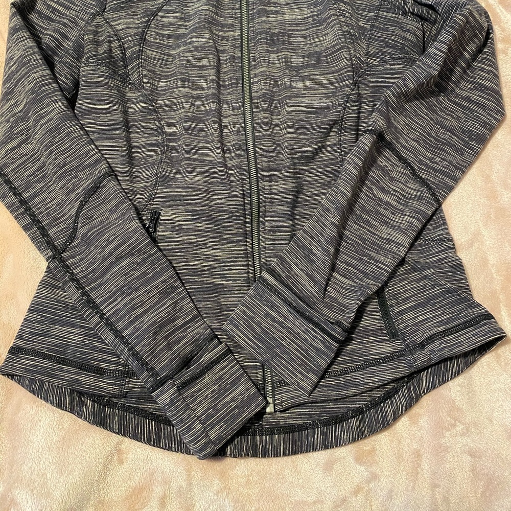 Lululemon - Picture 4 of 4